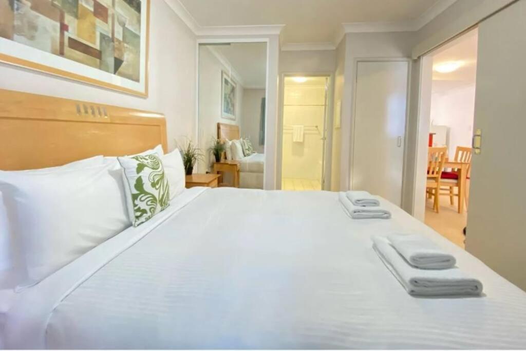 City & Lakeside With Free Parking, Pool And 10 Mins Walk Into The City Perth Dış mekan fotoğraf
