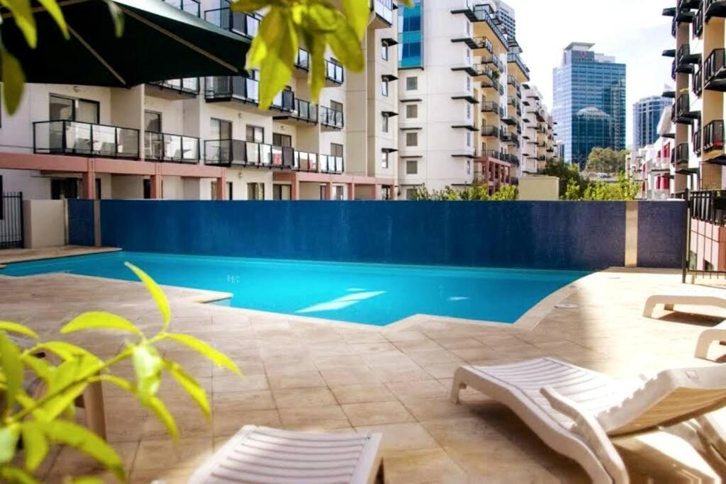 City & Lakeside With Free Parking, Pool And 10 Mins Walk Into The City Perth Dış mekan fotoğraf